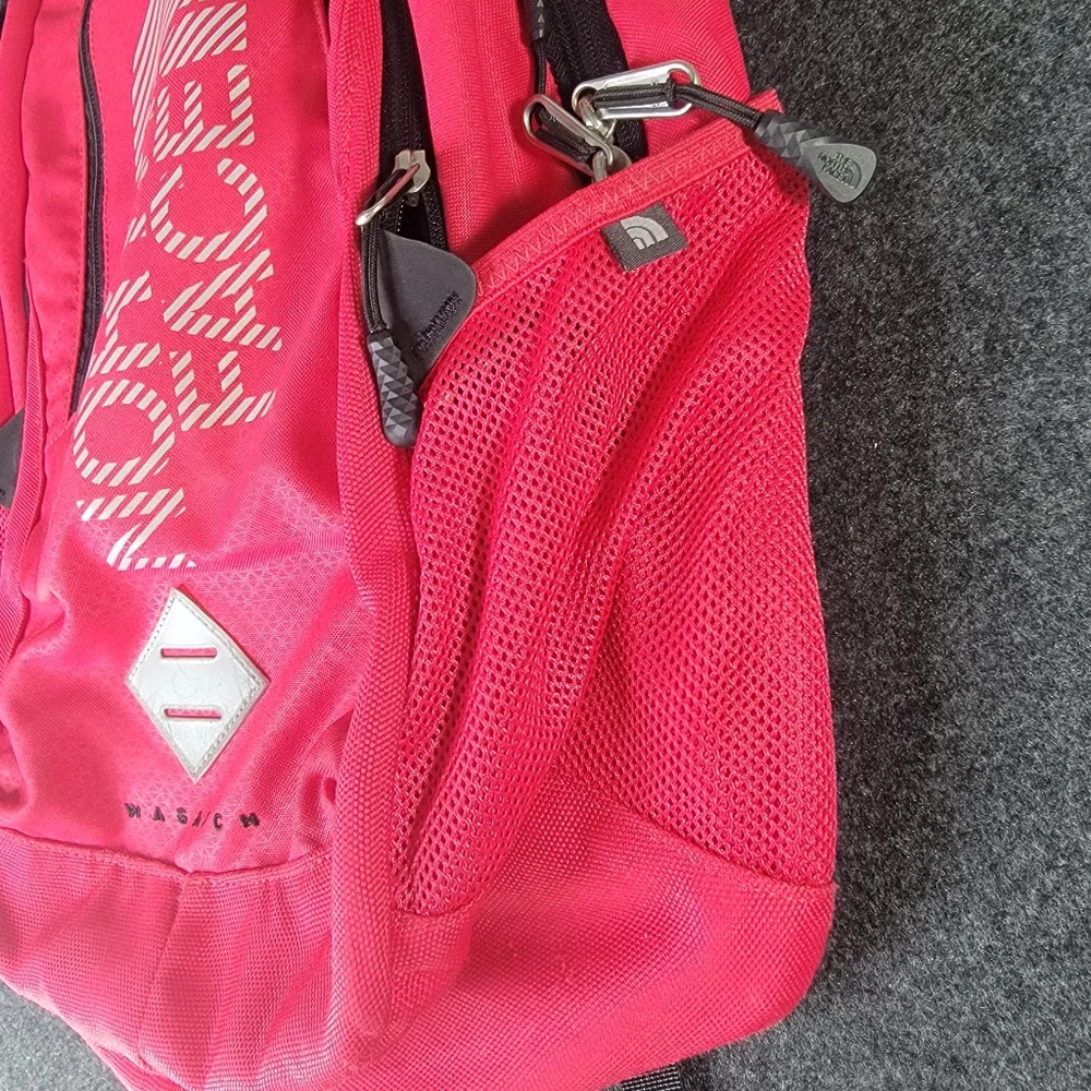 The North Face Wasatch Backpack Pink Grey Black Bottle Pockets Zippers Storage